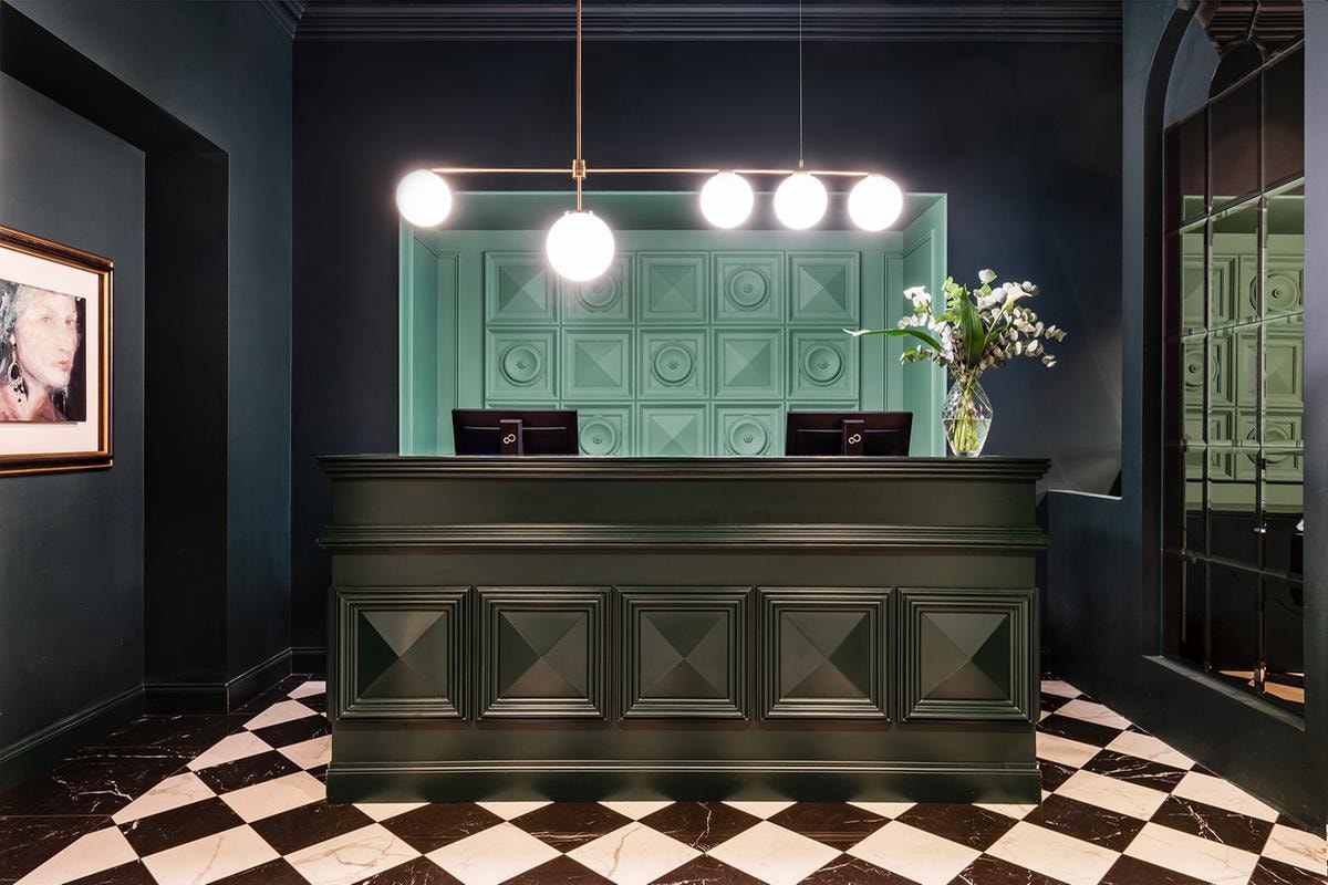 Hotel Continentale: l’arte della boiserie nel cuore di Trieste
