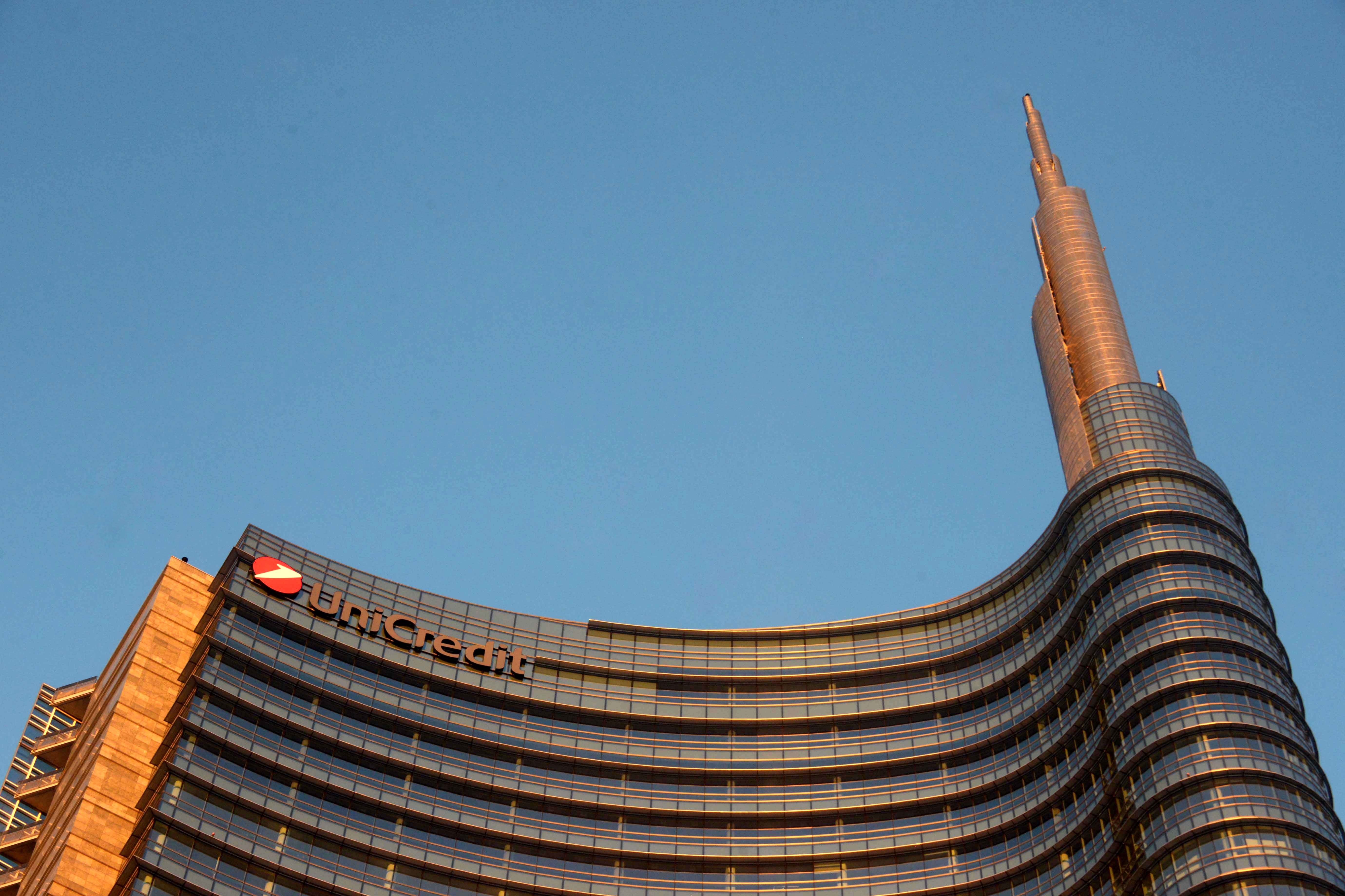 Cos'è successo oggi sui mercati: dal trimestre record di Unicredit al taglio del personale annunciato da Nissan