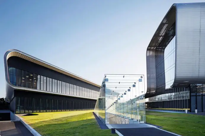 La manifattura ginevrina di Vacheron Constantin, progettata dall’archistar Bernard Tschumi.
