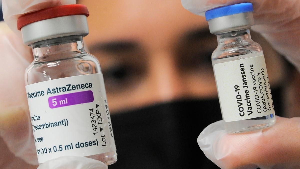 Vaccini, il Tribunale Ue boccia Ursula von der Leyen: doveva rendere pubblici i messaggi con il ceo di Pfizer