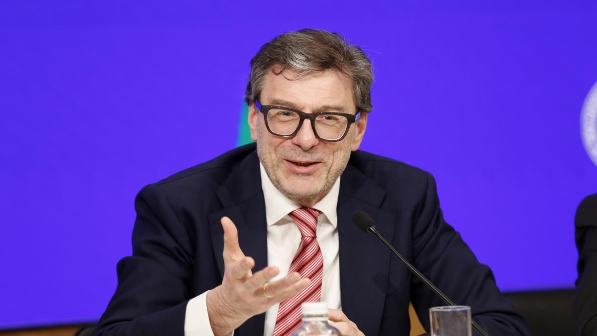 Lo spread tra Btp e Bund decennali torna sotto 100 punti base, non succedeva dal 2021. Le ragioni del calo