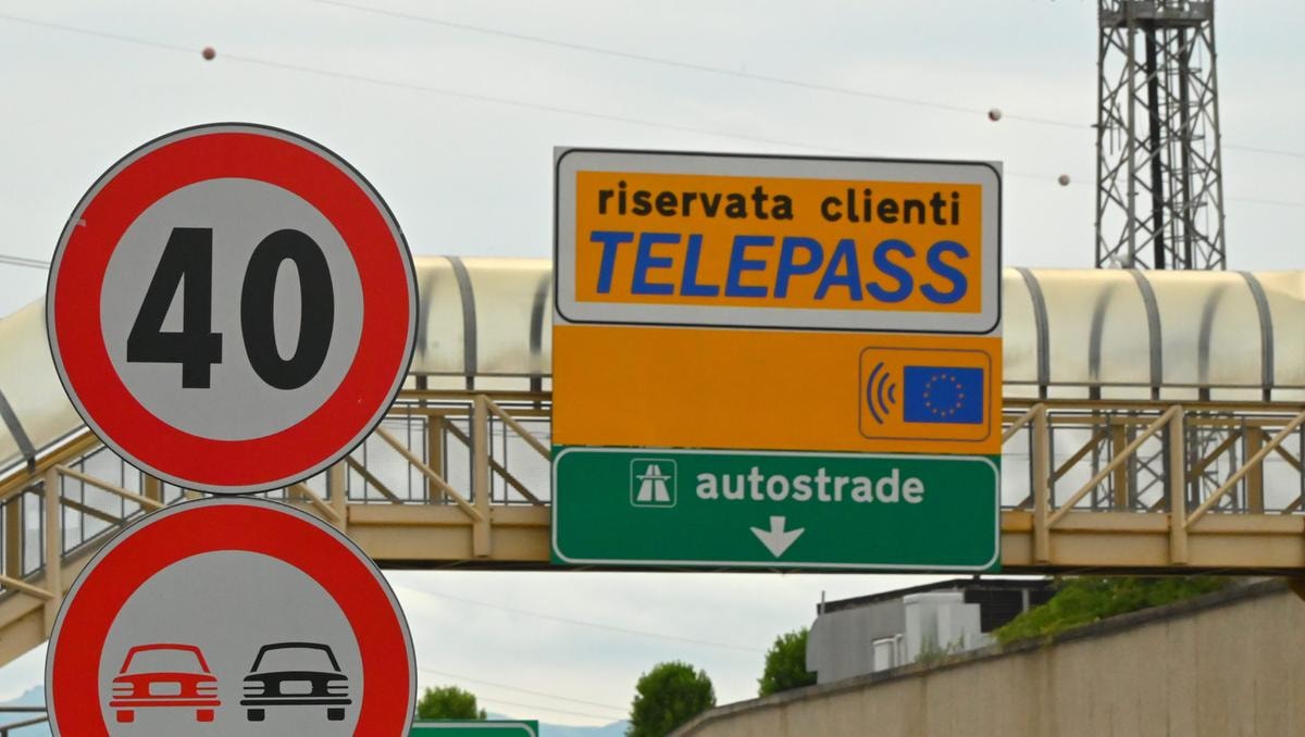 CASELLO AUTOSTRADALE

CASELLI AUTOSTRADALI

AUTOSTRADA AUTOSTRADE

TELEPASS