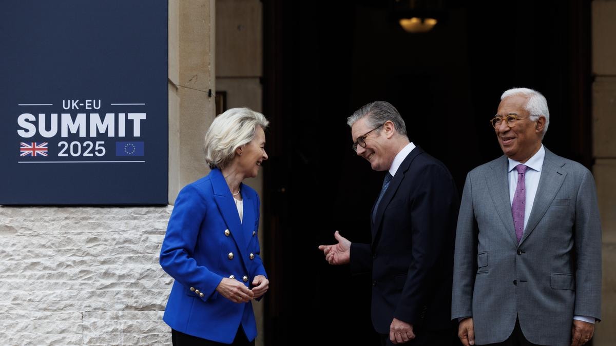 Brexit, il vertice del reset a Londra: firmati con l’Ue accordi su difesa e commercio. Festeggia la sterlina