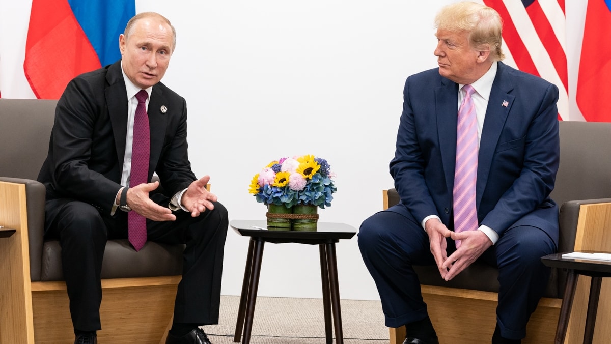 Conclusa la telefonata Trump-Putin. Il presidente Usa: «I negoziati per la fine della guerra inizieranno immediatamente»