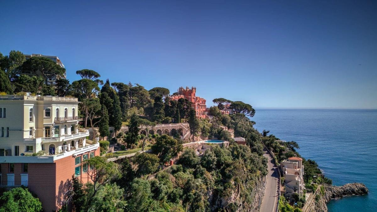La villa di Sean Connery a Nizza è di nuovo sul mercato immobiliare. Con uno grosso sconto