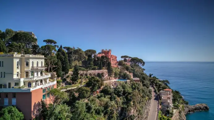 La villa di Sean Connery a Nizza è di nuovo sul mercato immobiliare. Con uno grosso sconto