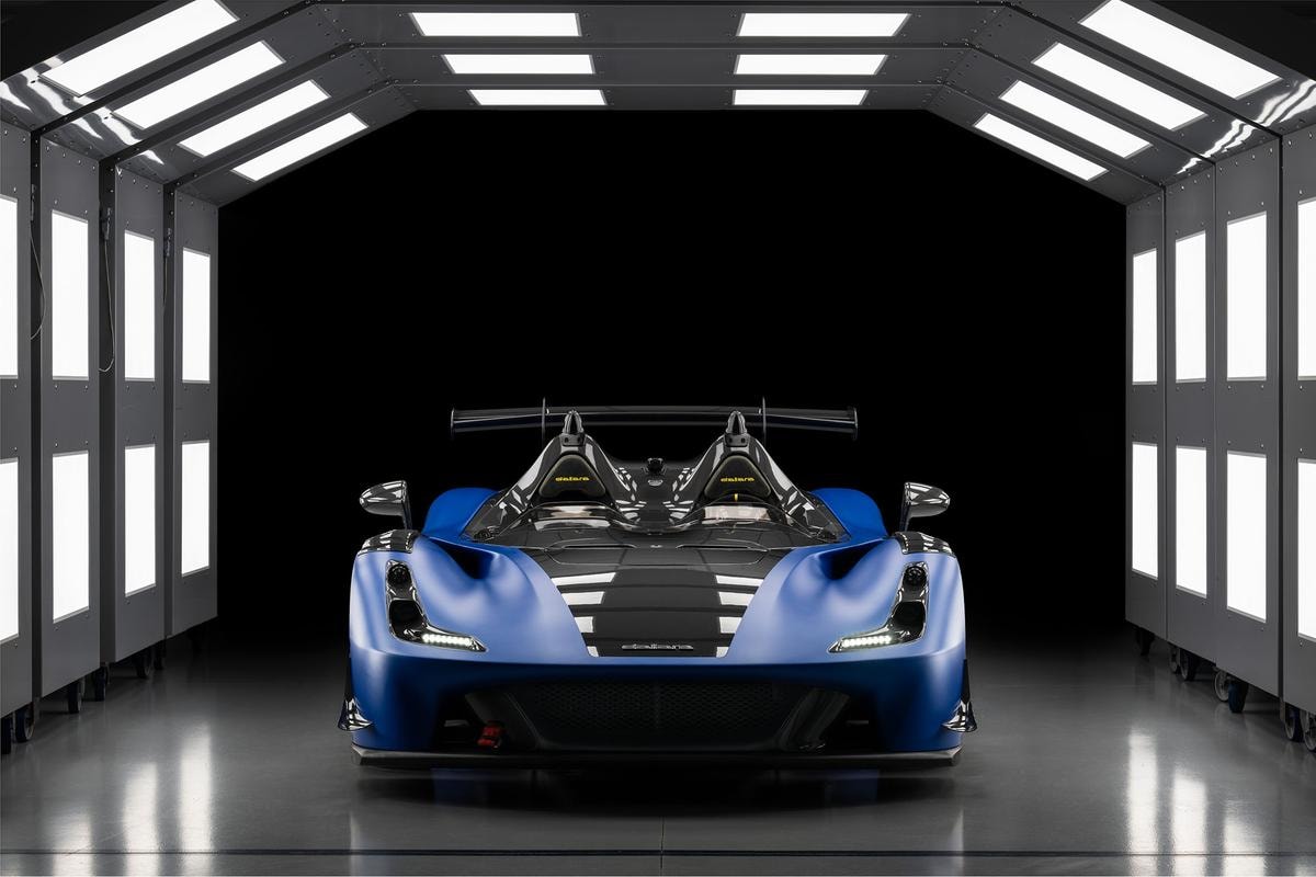 Dallara Lounge a The Mall Sanremo: per vivere l’adrenalina del Made in Italy in pista e in boutique