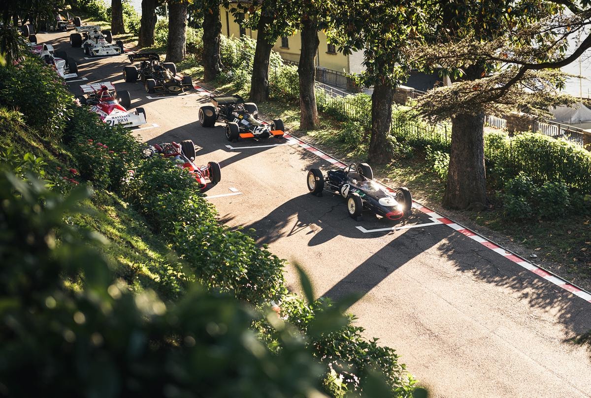 Velocissimo 2025. Il Futurismo in scena sul lago di Como a Fuoriconcorso. Tra auto d’epoca e hypercar da sogno
