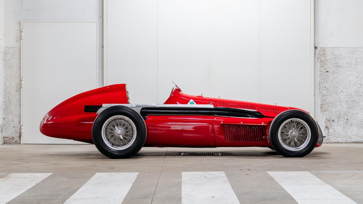 Velocissimo 2025. Il Futurismo in scena sul lago di Como a Fuoriconcorso. Tra auto d’epoca e hypercar da sogno