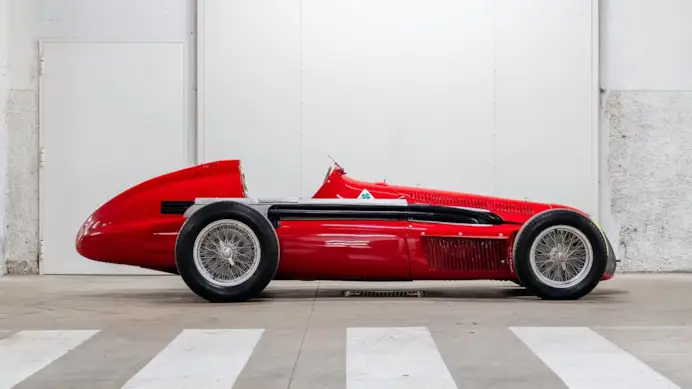 Velocissimo 2025. Il Futurismo in scena sul lago di Como a Fuoriconcorso. Tra auto d’epoca e hypercar da sogno