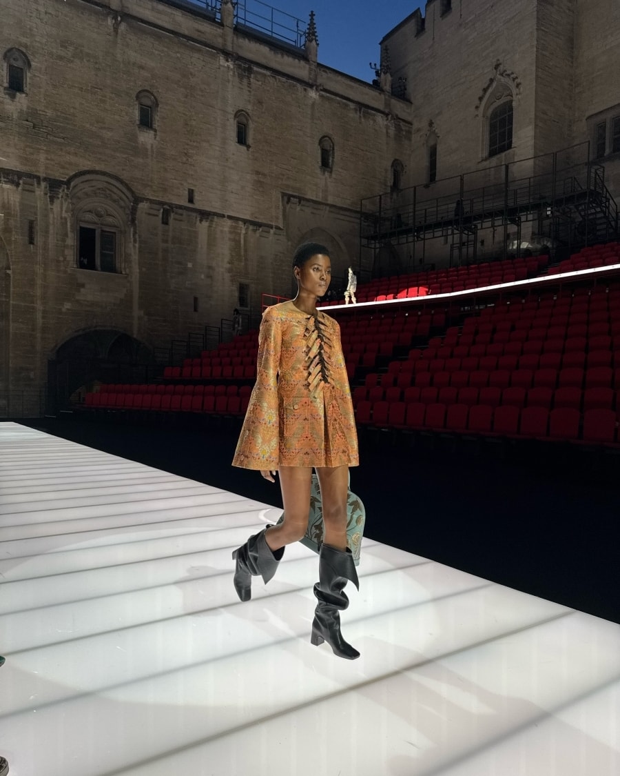 Un look della sfilata cruise 2026 Louis Vuitton (ph Stefano Roncato)