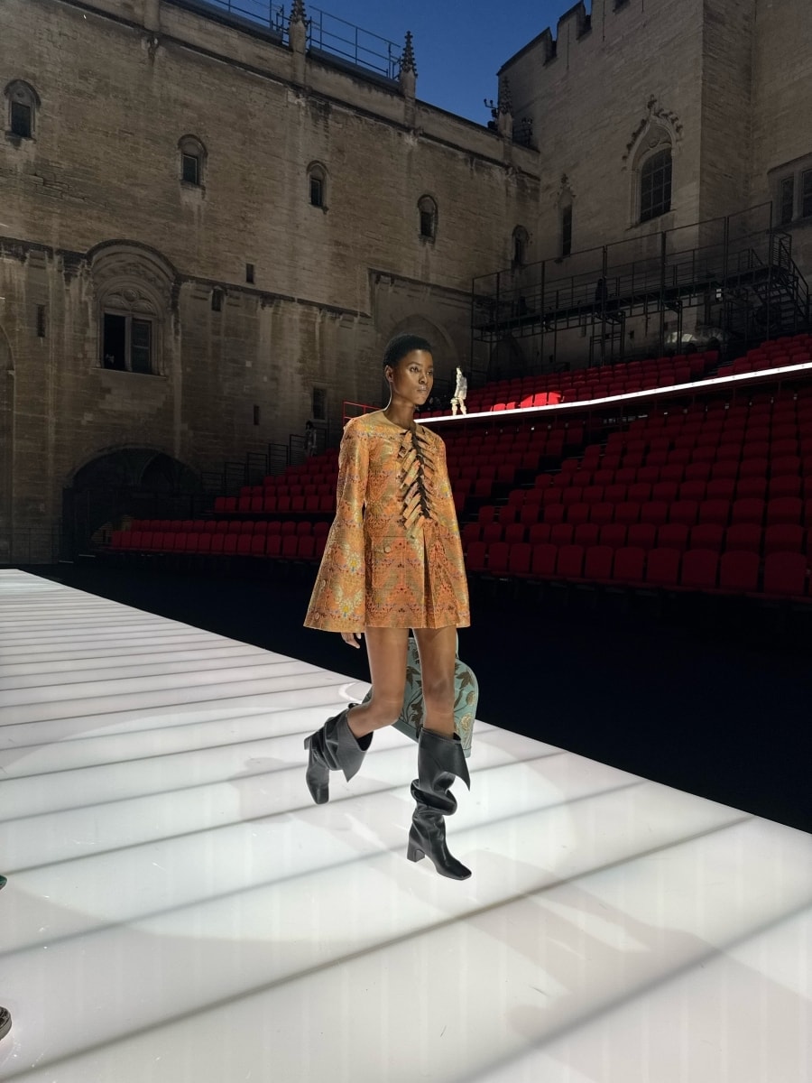 Un look della sfilata cruise 2026 Louis Vuitton (ph Stefano Roncato)