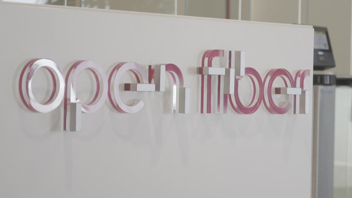 Open Fiber, ecco chi sono gli italiani che hanno investito con Macquarie. Rischio stallo sulle aree grigie del Pnrr