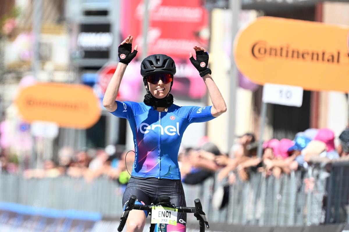 Giro-E Enel 2025: Justine Mattera guida il Team Enel tra e-bike e sostenibilità