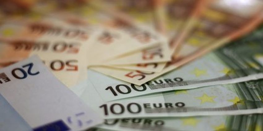 Allarme tassi: 22 miliardi di euro di utili a rischio per le aziende europee