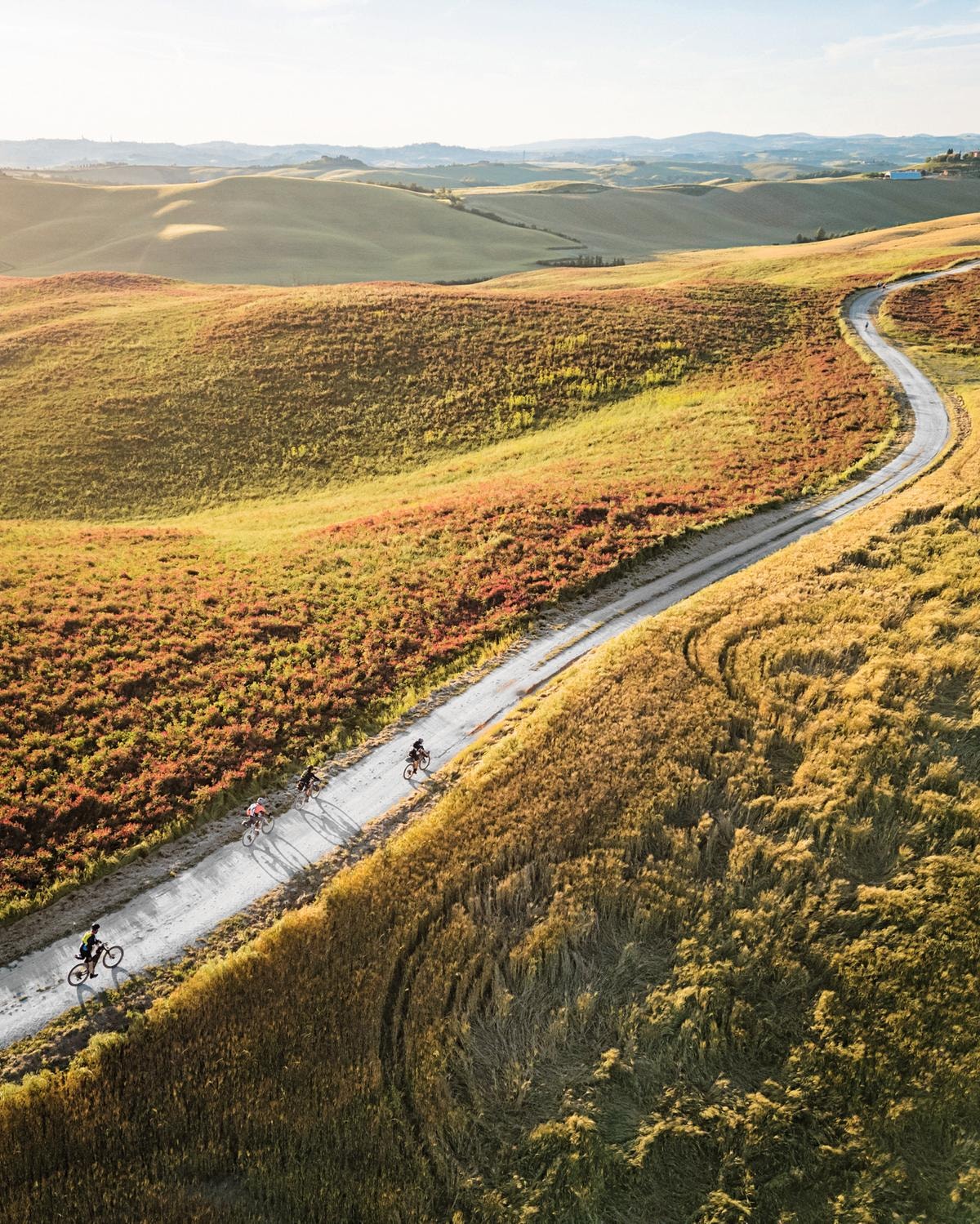 Gravel, la filosofia del viaggio lento. I 7 percorsi più belli in Italia da mettere in bucket list