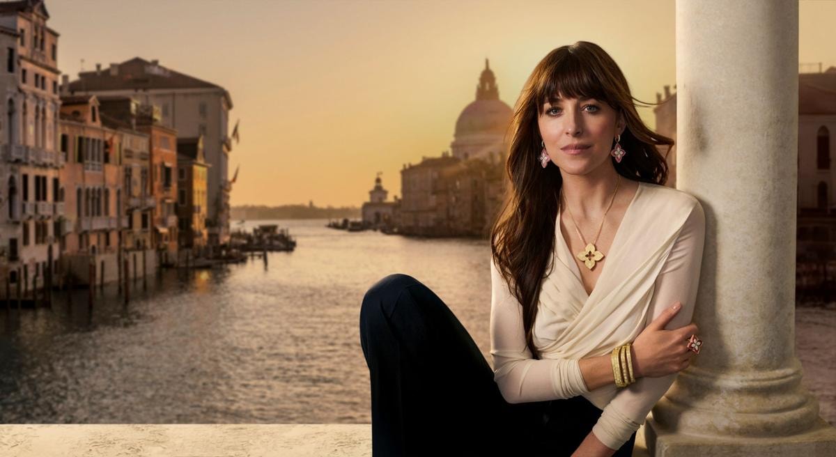 Dakota Johnson nell'adv Roberto Coin (ph Craig McDean, courtesy Roberto Coin)