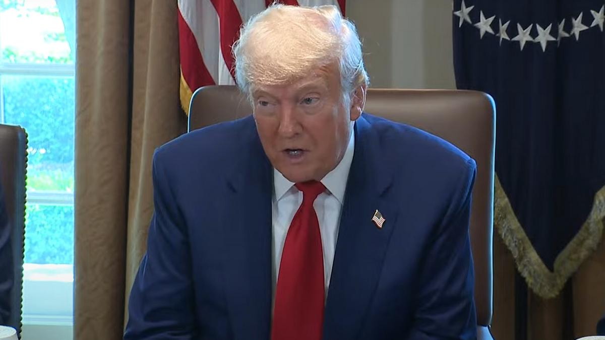 Dazi, ora l’Europa frena: «Aspettiamo i tribunali Usa». Resta caldo anche il fronte tra Cina e Trump