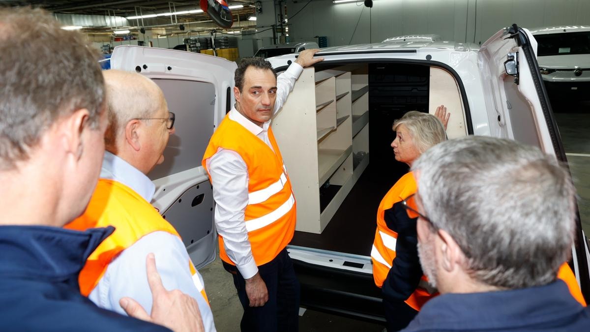 Stellantis, il nuovo ceo Antonio Filosa fa tappa a Vigo dopo Mirafiori: Spagna centrale per il gruppo