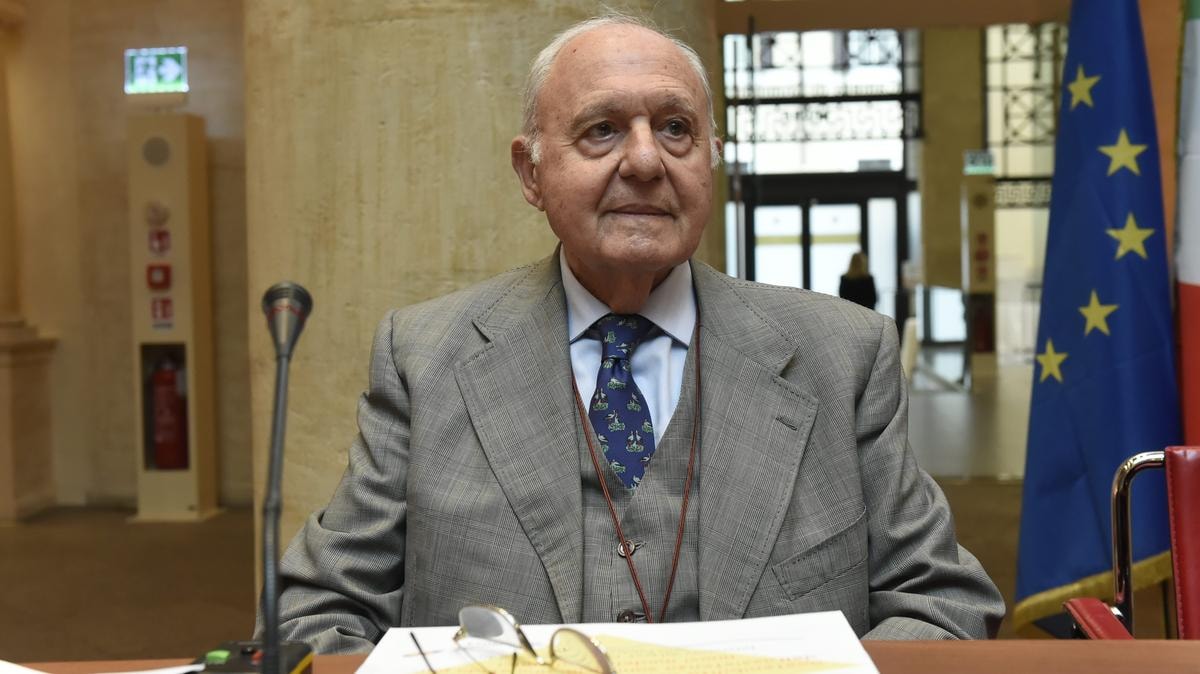 Il presidente della Consob, Paolo Savona
