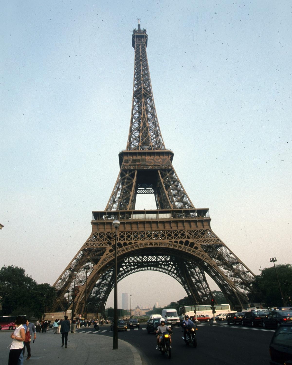 La Torre Eiffel (ph Imagoeconomica)