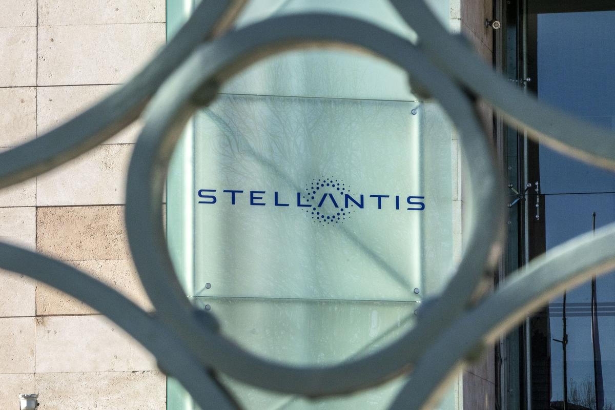 Stellantis, vendite ancora in calo: a Termoli scatta la cassa integrazione. E il titolo va giù a Piazza Affari