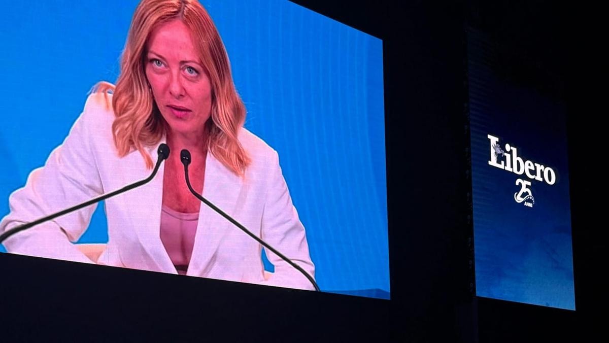 Giorgia Meloni fa gli auguri a Libero