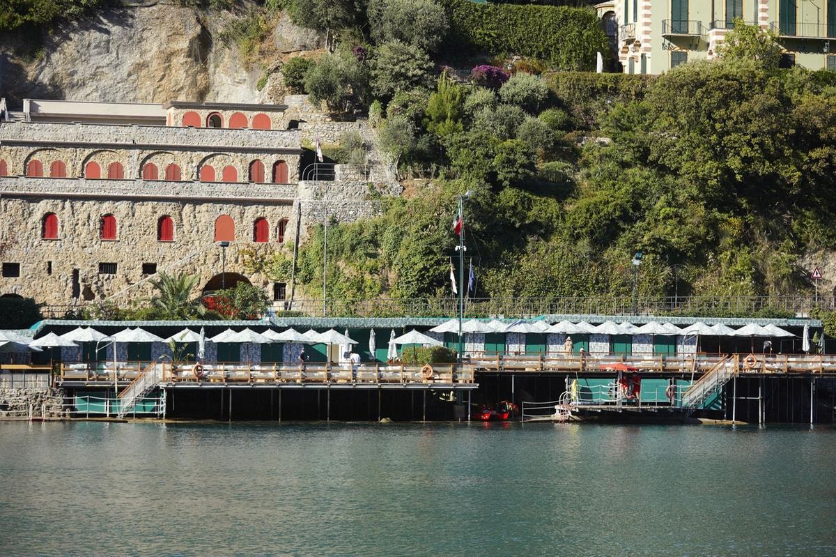 Paraggi, la baia chic della Riviera. Dal beach club firmato Dior al ristorante Langosteria
