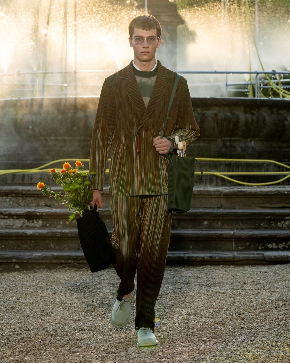 Un look Homme plissé Issey Miyake spring-summer 2026 (courtesy Issey Miyake)