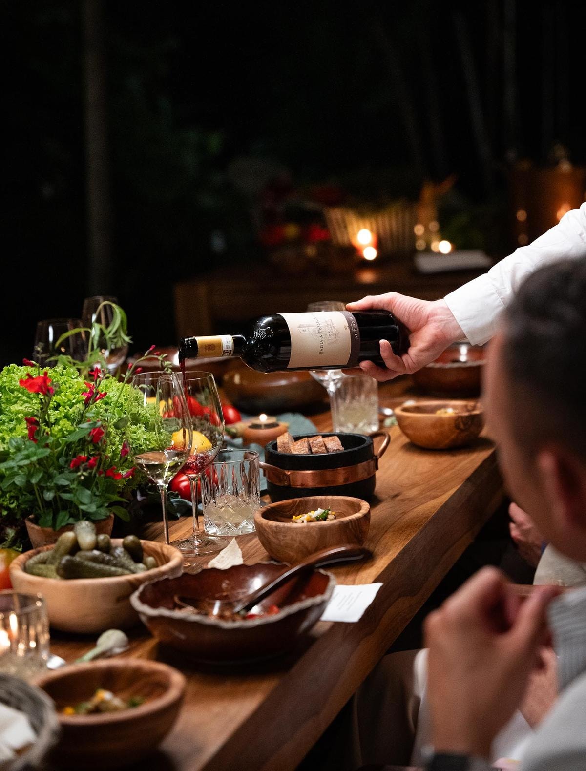 Il ristorante con un solo tavolo tra gli orti del Chianti che riscrive le regole dell’alta cucina