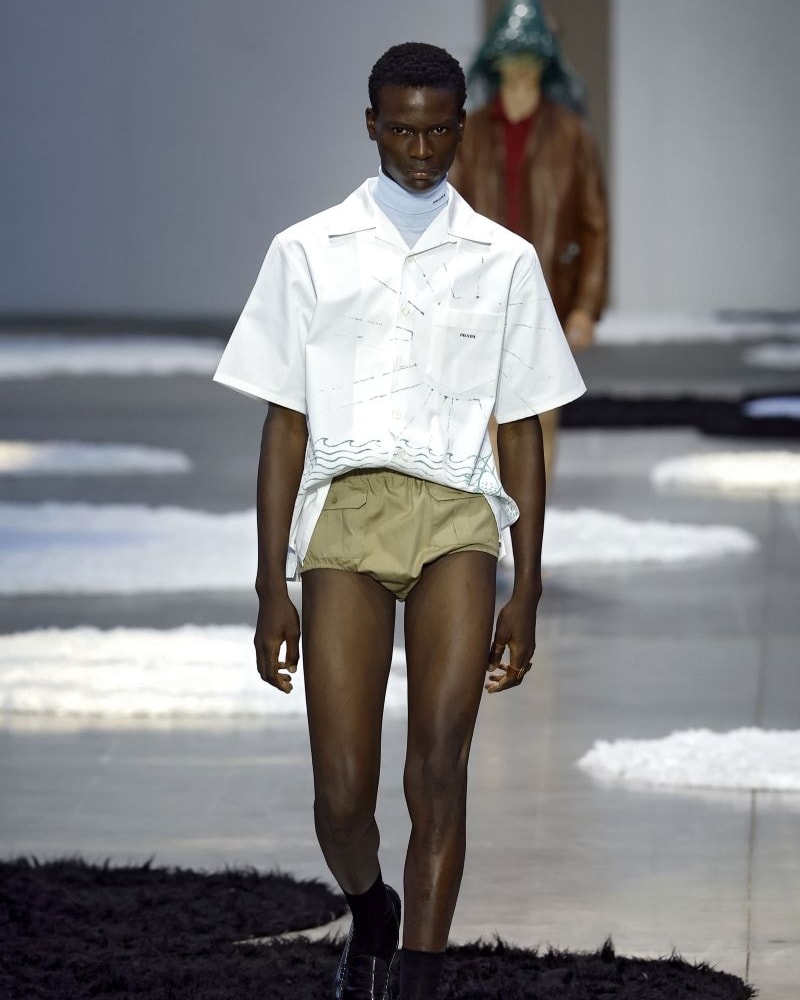 Un look Prada s-s 2026 (ph Francesc Ten/MFF)