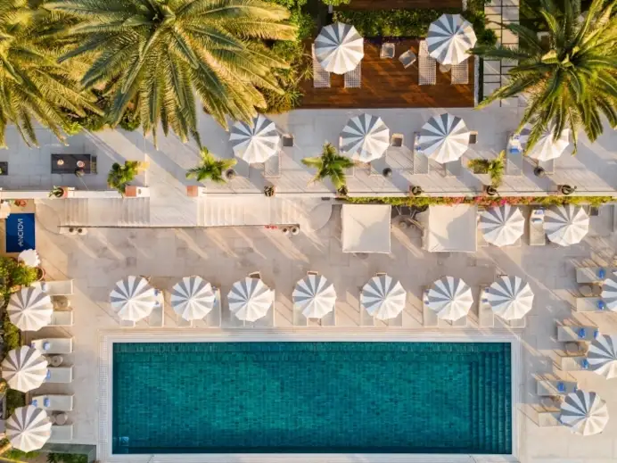 L’albergo di Nine Perfect Strangers esiste davvero ed è in buona compagnia. Ecco i 10 destination hotel da White Lotus a Sex & the City