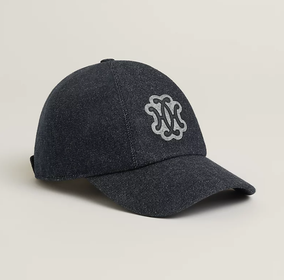 Baseball cap Serena, di Hermès, 550 euro.