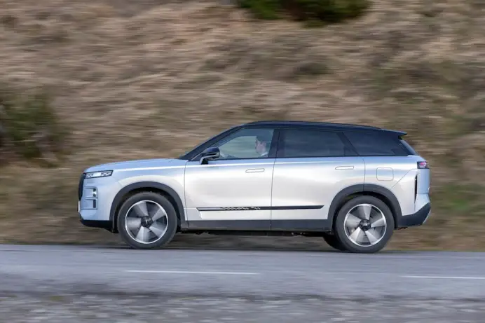 Omoda 9 Super Hybrid: la nuova crossover da 537 CV e oltre 1100 km di autonomia