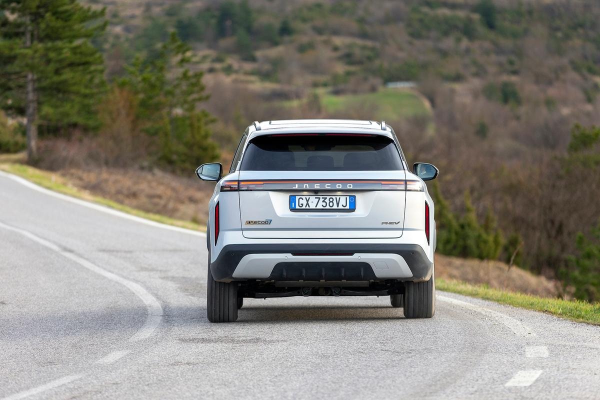 Omoda 9 Super Hybrid: la nuova crossover da 537 CV e oltre 1100 km di autonomia