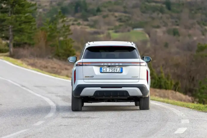 Omoda 9 Super Hybrid: la nuova crossover da 537 CV e oltre 1100 km di autonomia