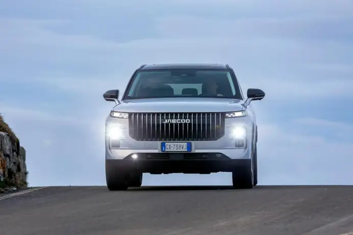 Omoda 9 Super Hybrid: la nuova crossover da 537 CV e oltre 1100 km di autonomia