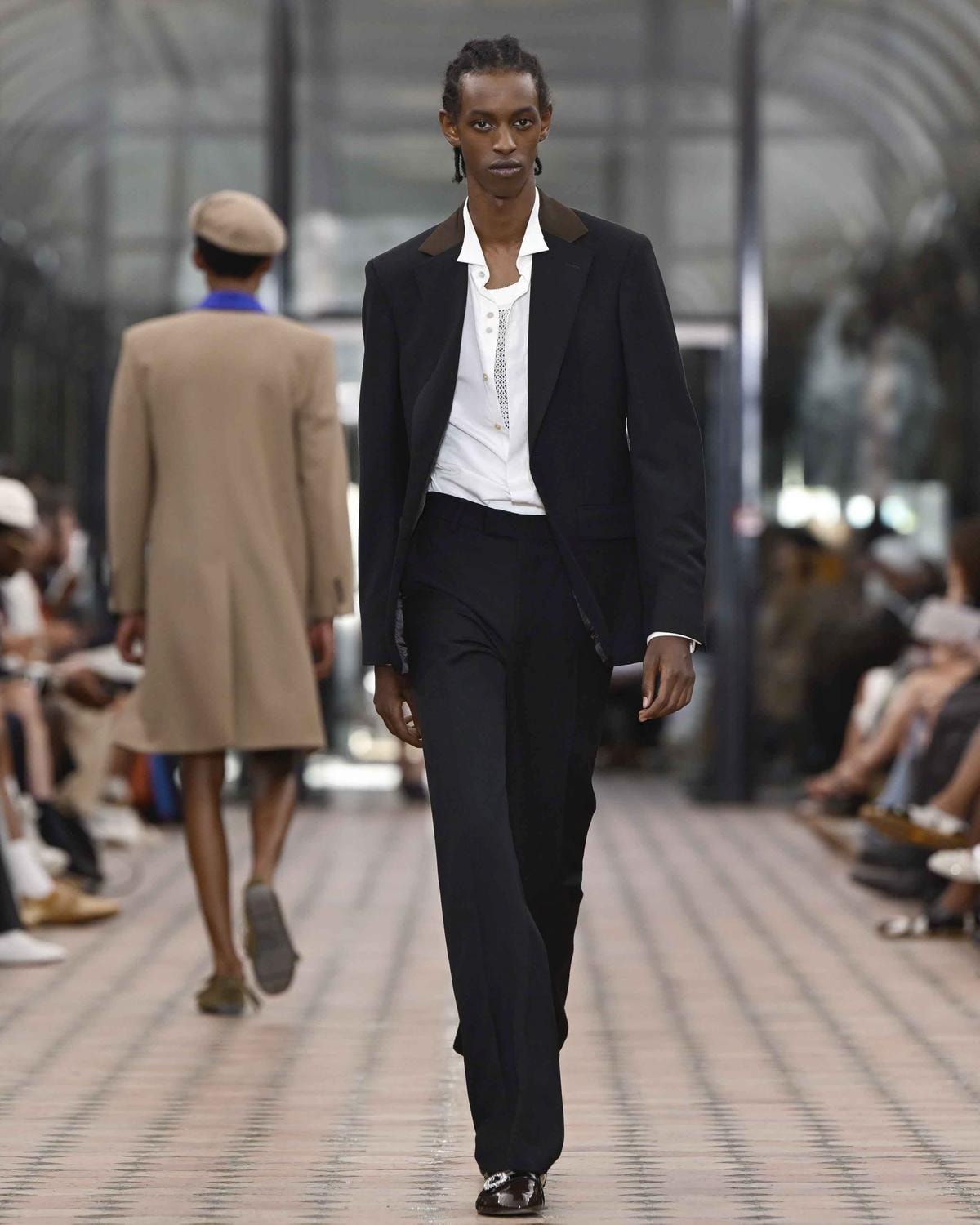 Un look Wales Bonner spring-summer 2026 (ph Francesc Ten/MFF)