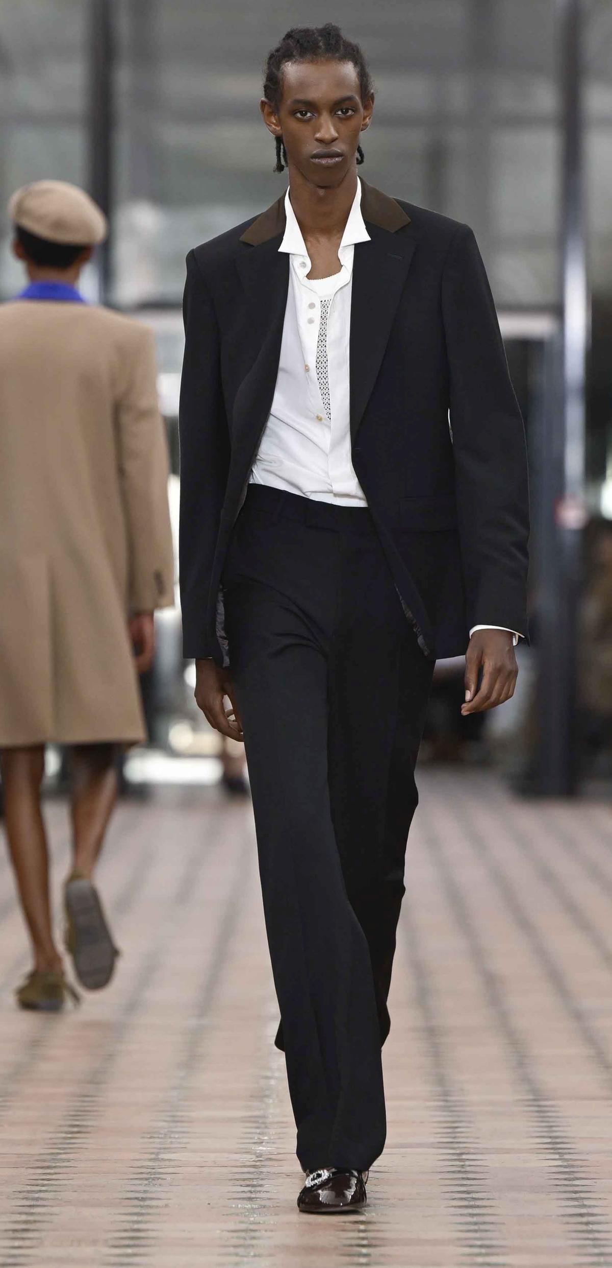 Un look Wales Bonner spring-summer 2026 (ph Francesc Ten/MFF)