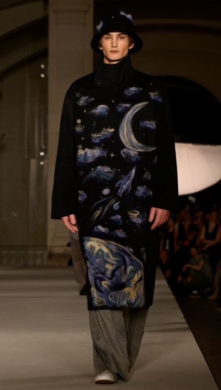 Un look spring-summer 2026 di Kidsuper (ph Francesc Ten/MFF)