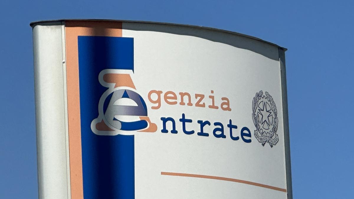Fisco, l’Agenzia dell’Entrate mette nel mirino anche familiari e conviventi: cosa cambia nei controlli dei conti correnti