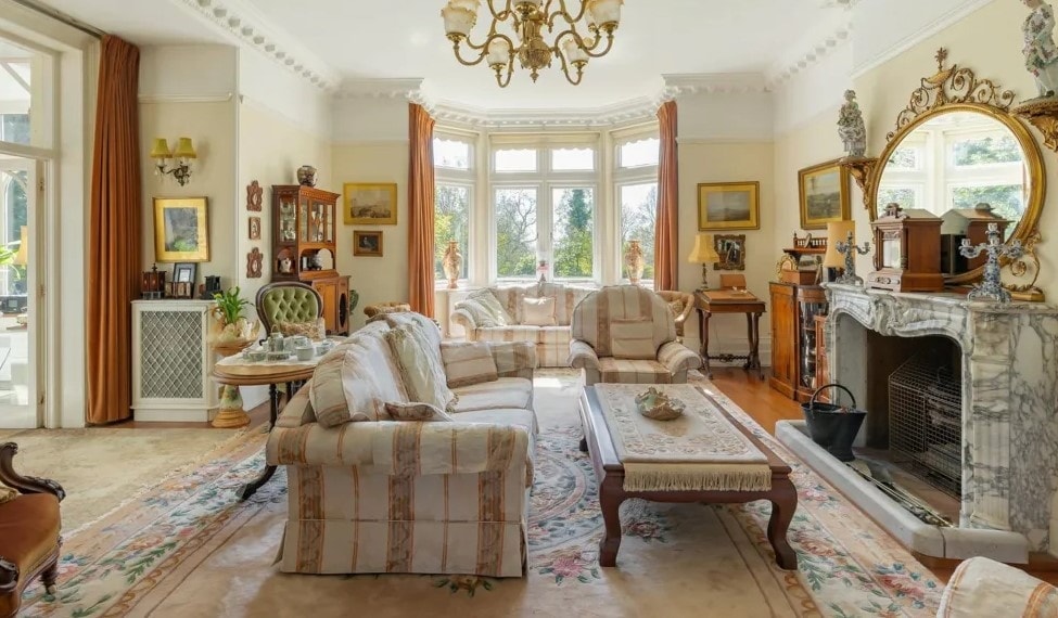È in vendita per 8 milioni di euro la casa dove Stanley Kubrick ha creato i suoi capolavori da Shining a 2001: Odissea nello spazio