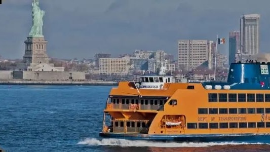 Uno dei traghetti della tratta Manhattan-Staten Island