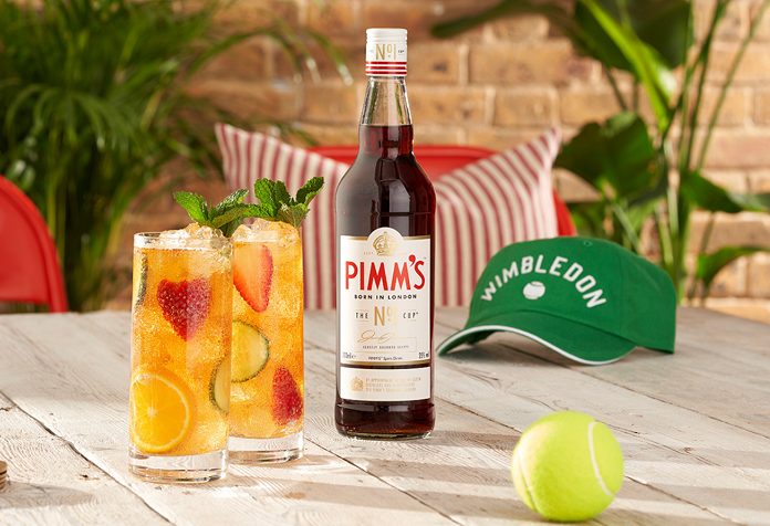 Il caldo non appanna la vera stella di Wimbledon: il Pimm’s, cocktail emblema dell’estate britannica amato anche dai reali 