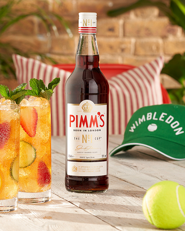 Il caldo non appanna la vera stella di Wimbledon: il Pimm’s, cocktail emblema dell’estate britannica amato anche dai reali 