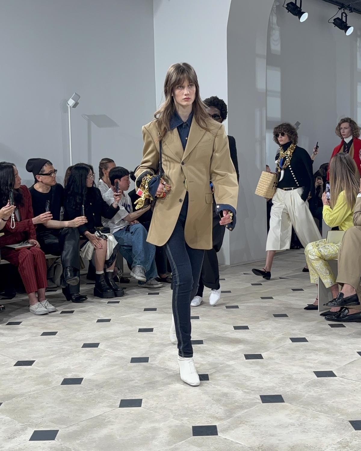 Il finale della sfilata Celine spring 2026 (ph. Chiara Bottoni)