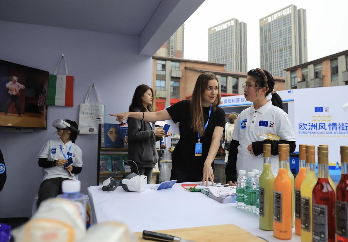 FOCUS CINITALIA Numeri e progetti di 50 anni di relazioni fra Cina ed Europa