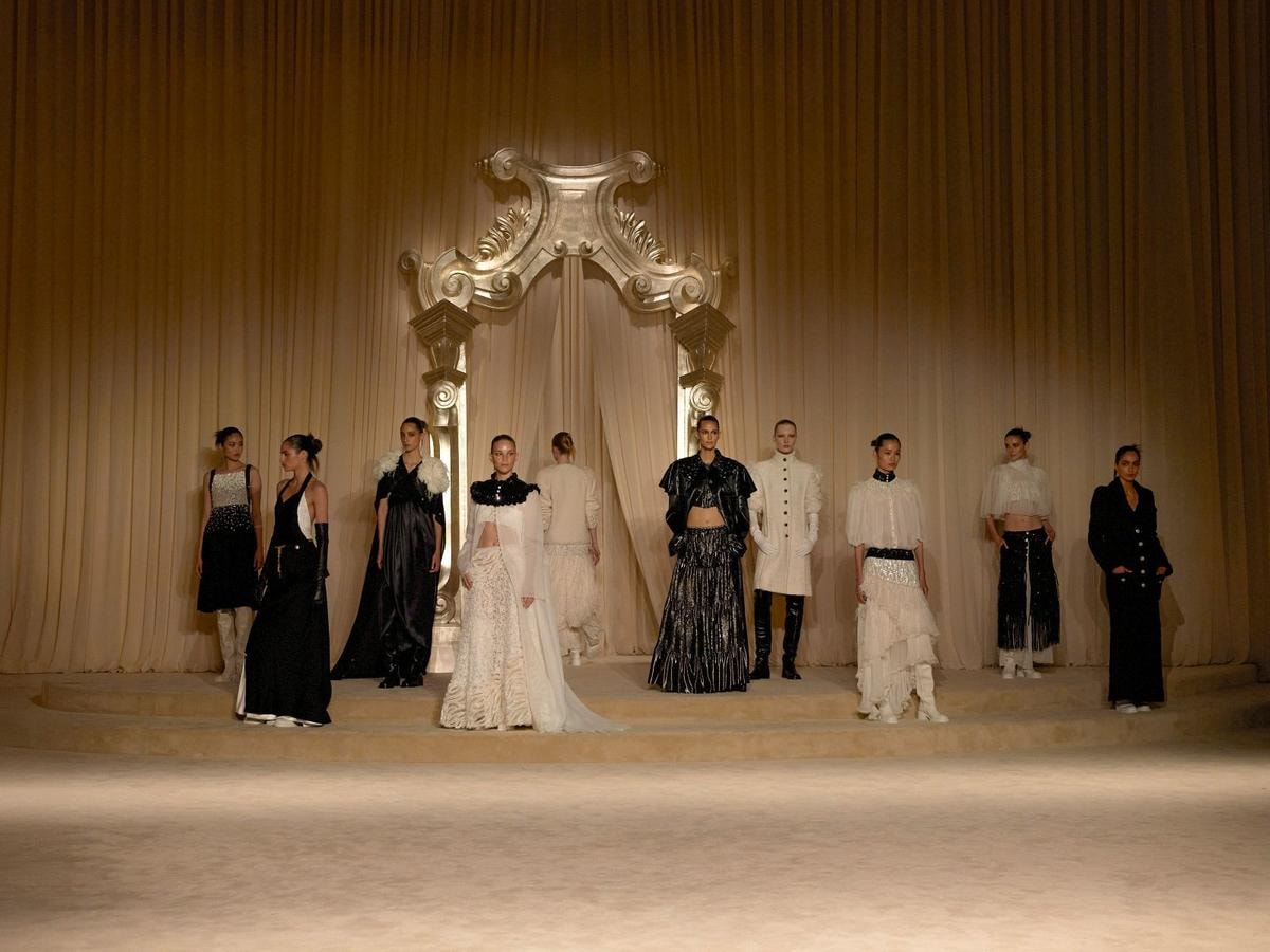 Il finale della sfilata Chanel haute couture autunno-inverno 2025/26