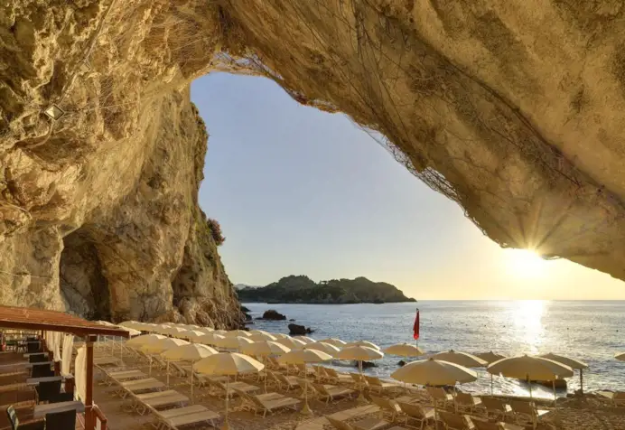 Taormina sotto i riflettori dopo il viaggio di nozze di Bezos e Sánchez
