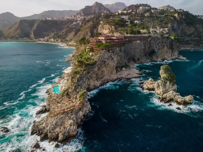 Taormina sotto i riflettori dopo il viaggio di nozze di Bezos e Sánchez